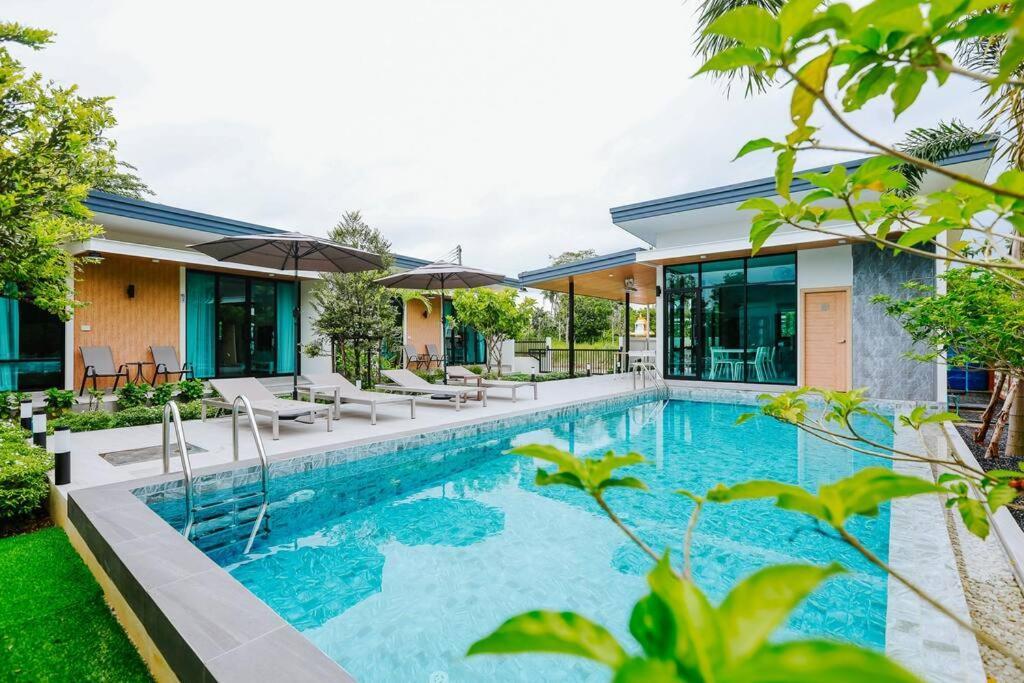 Cheeva Pool