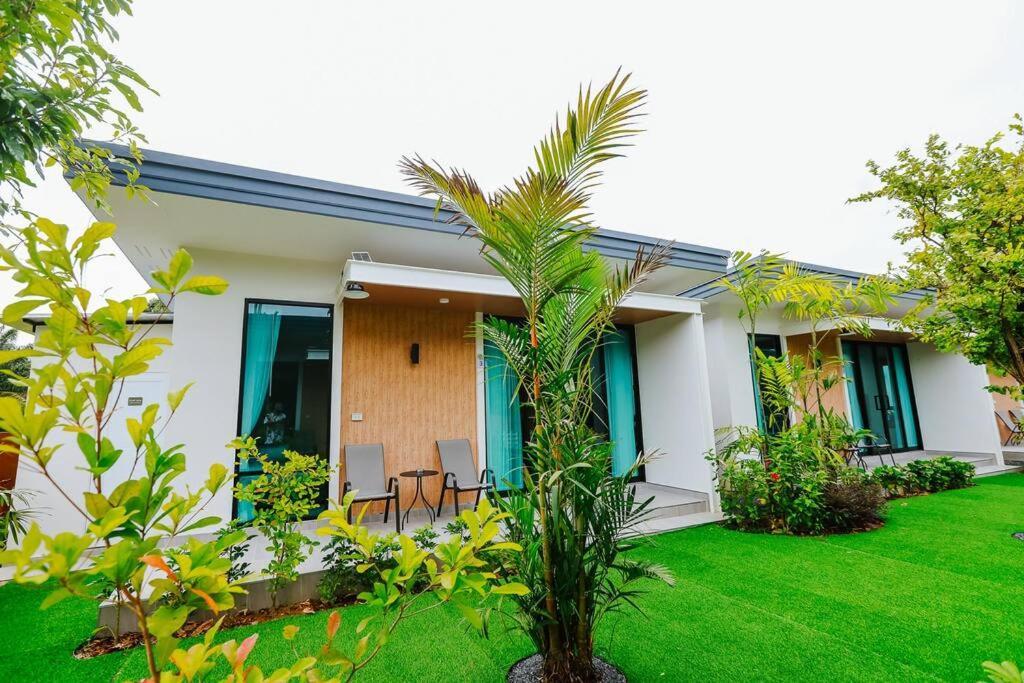 Villa Cheeva Pool Khao Lak