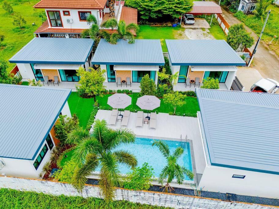 Villa Cheeva Pool Khao Lak